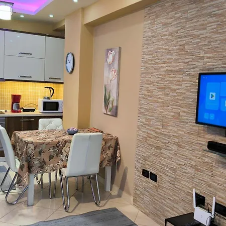 Promenade Apartment *