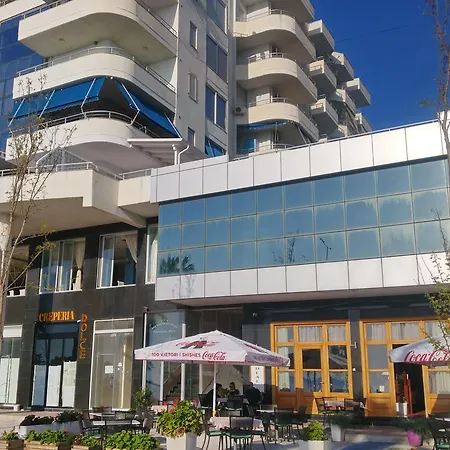 Promenade Apartment *